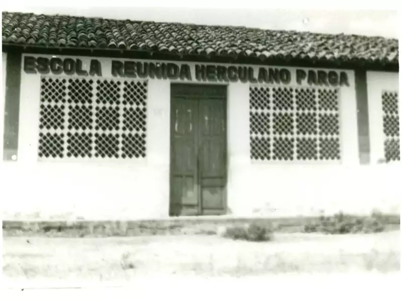 Foto 7: Escola Reunida Herculano Parga : São Luís Gonzaga do Maranhão, MA
