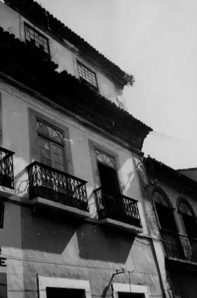 Foto 134: Fachada de um sobrado antigo : município de São Luís