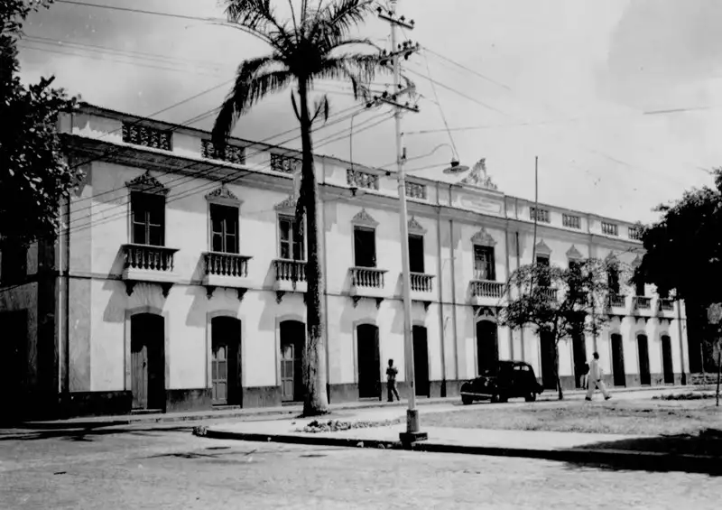 Foto 189: Prédio da prefeitura e da Legião Brasileira de Assistência em São Luís (MA)