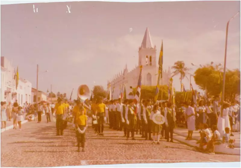 Foto 9: Parada de 7 de Setembro : Igreja Matriz de Nossa Senhora da Conceição : Tutóia, MA