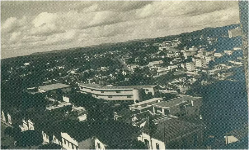 Foto 18: Vista panorâmica da cidade : [Escola Estadual Professor Soares Ferreira] : Barbacena, MG