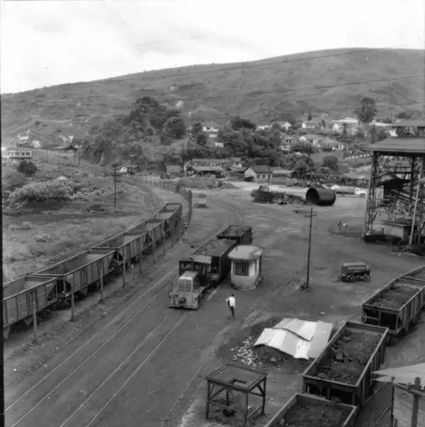 Foto 10: Aspecto da siderúrgica Ferro Brasileira (MG)
