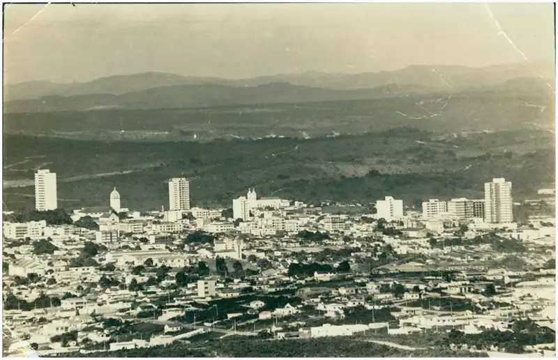 Foto 26: Vista aérea da cidade : Divinópolis, MG