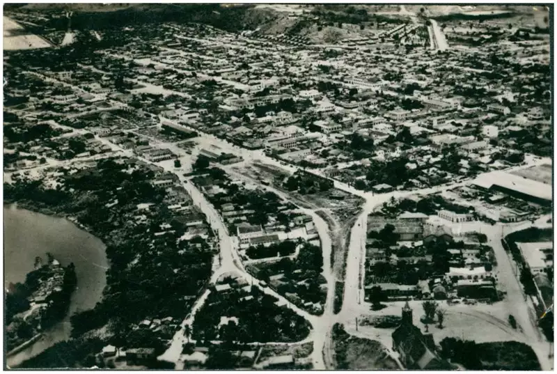 Foto 22: Vista aérea da cidade : Governador Valadares, MG