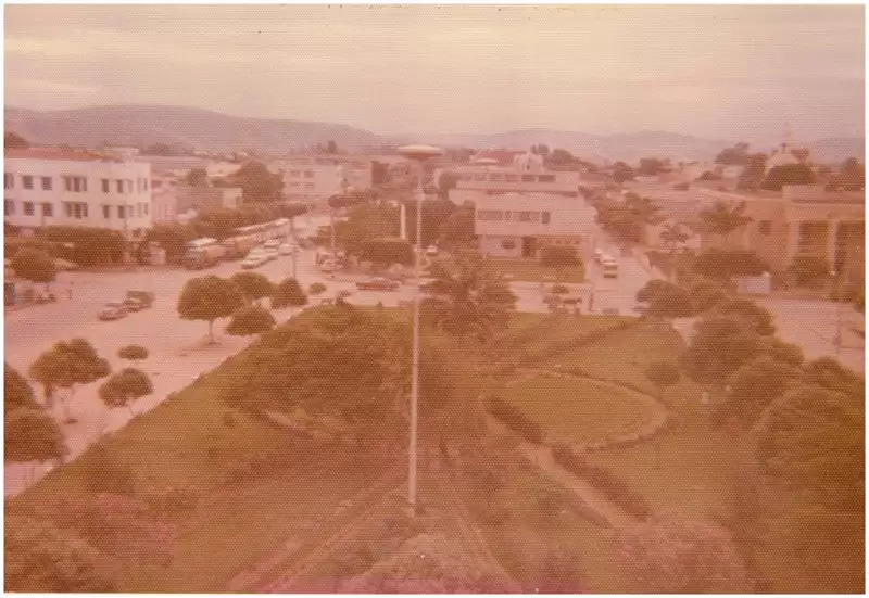 Foto 33: Praça dos Pioneiros : vista panorâmica da cidade : Governador Valadares, MG