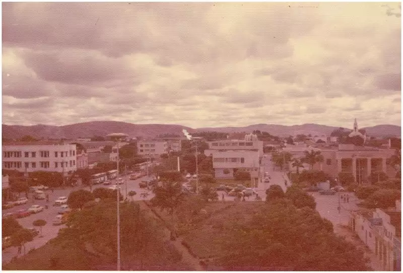 Foto 34: Praça dos Pioneiros : vista panorâmica da cidade : Governador Valadares, MG