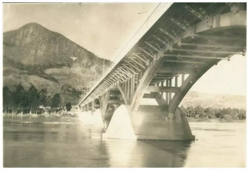 Foto 46: Rio Doce : Ponte do São Raimundo : Governador Valadares, MG
