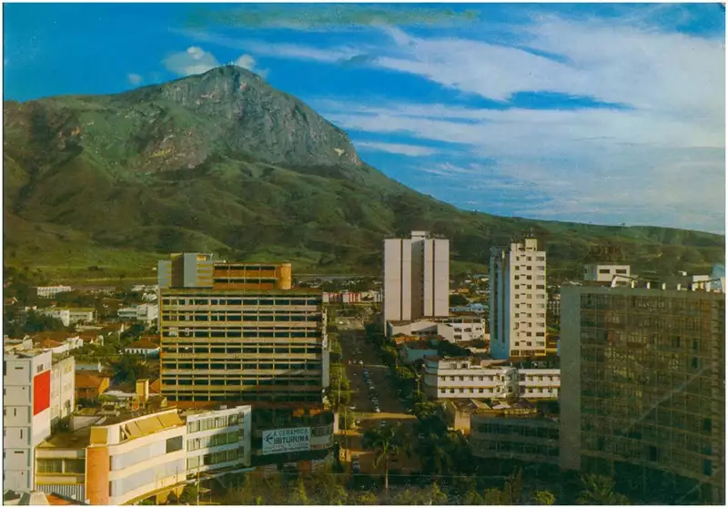 Foto 69: Vista panorâmica da cidade : Pico do Ibituruna : Governador Valadares, MG