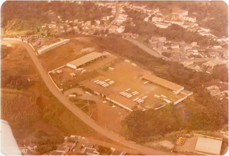 Foto 93: [Vista aérea da cidade] : Transportes Cisne Ltda. : Itabira (MG)