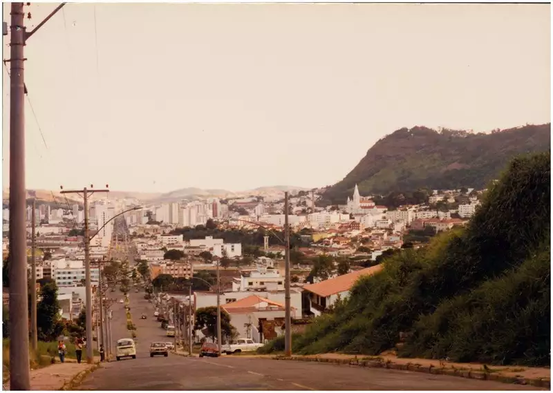 Foto 57: Avenida Barão do Rio Branco : [vista panorâmica da cidade] : Juiz de Fora, MG
