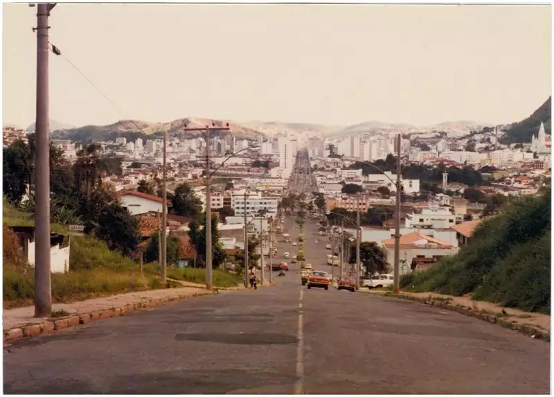 Foto 58: Avenida Barão do Rio Branco : [vista panorâmica da idade] : Juiz de Fora, MG