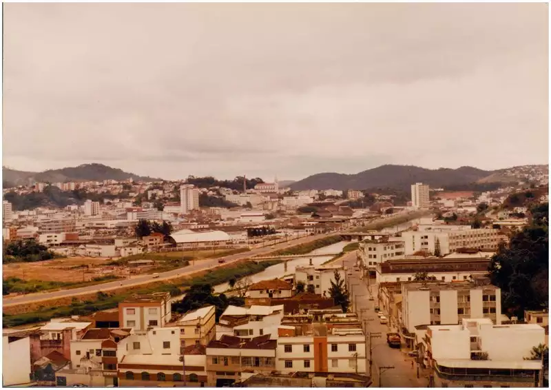 Foto 60: Vista panorâmica da cidade : Rio Paraibuna : Juiz de Fora, MG