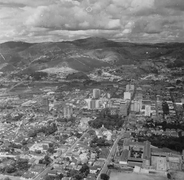 Foto 75: Vista aérea da cidade de Juiz de Fora (MG)