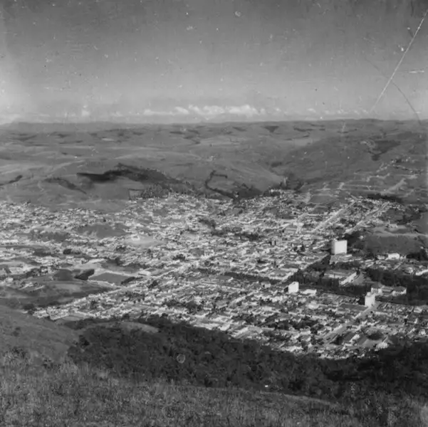 Foto 120: Panoramica do relevo e da cidade de Poços de Caldas (MG)