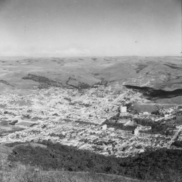 Foto 135: Vista panoramica da cidade de Poços de Caldas (MG)