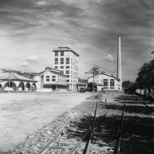 Foto 11: Vista geral da destilaria Leonardo Arruda em Ponte Nova (MG)