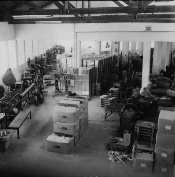 Foto 14: Interior da fábrica de latas (MG)