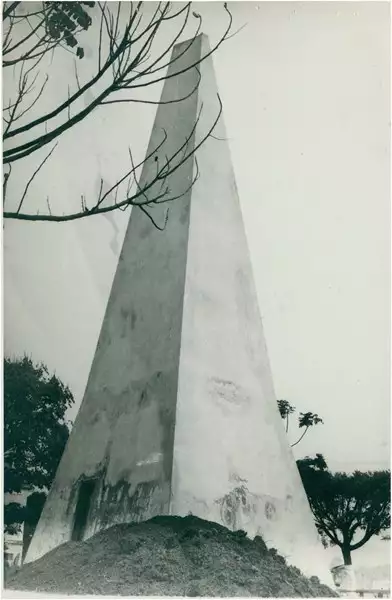 Foto 41: Obelisco : Sete Lagoas, MG