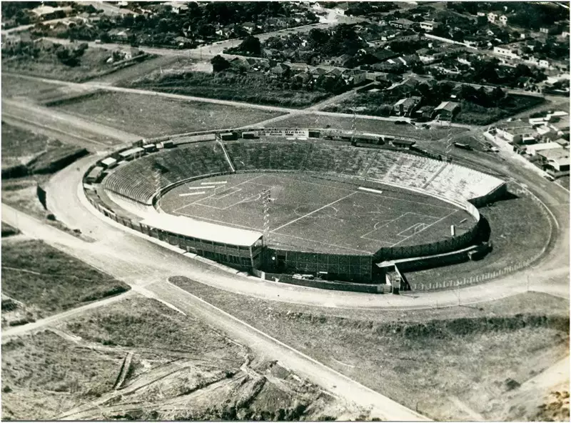 Foto 46: Estádio Uberabão : vista aérea da cidade : Uberaba, MG