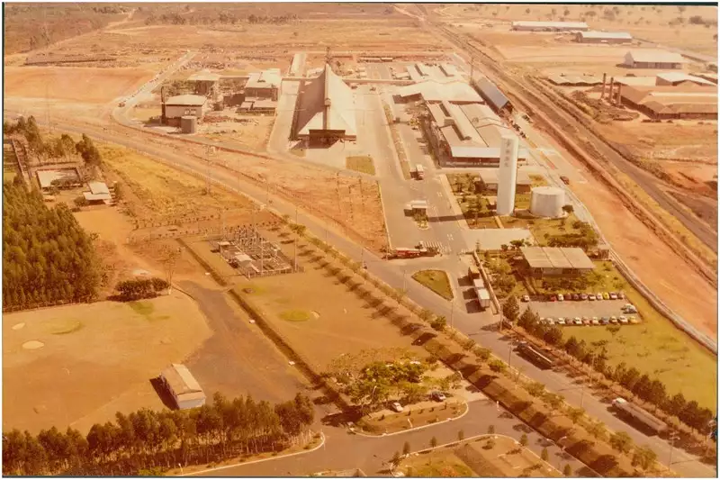 Foto 24: [Vista aérea do] Distrito Industrial : Fábrica de óleos comestíveis da ABC : Uberlândia, MG