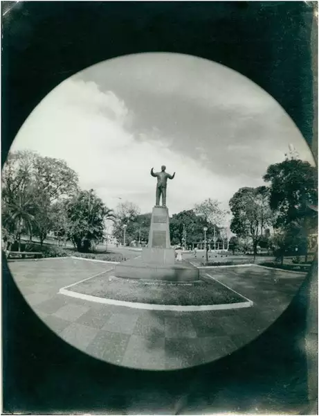Foto 40: Estátua de Ary Coelho : Praça Ary Coelho : Campo Grande, MS