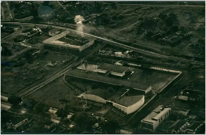 Foto 144: [Vista aérea da cidade] : Colégio Estadual Campograndense : Indústrias Químicas Brasília SA : Campo Grande, MS