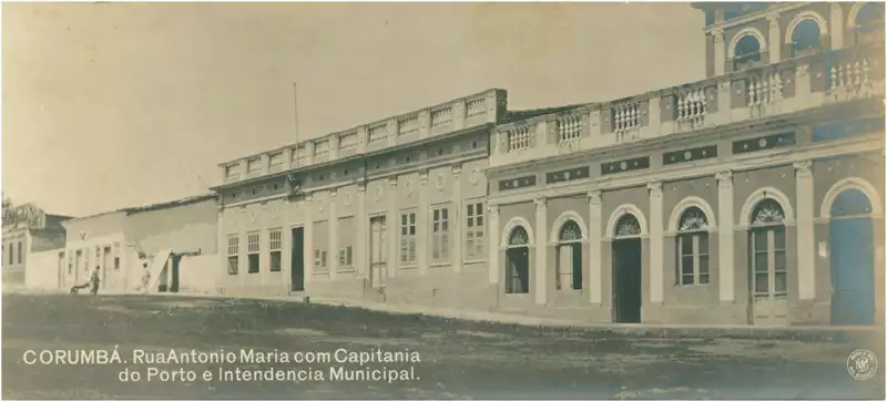 Foto 20: Rua Antônio Maria [Coelho] : Capitania do Porto : Intendência Municipal : Corumbá, MS