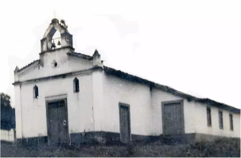 Foto 2: Igreja Matriz de Nossa Senhora das Brotas : Acorizal (MT)