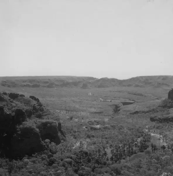 Foto 7: Panorâmica da serra de São Jerônimo, em um pequeno vale entre Alto Garças e Ponte de Pedra (MT)