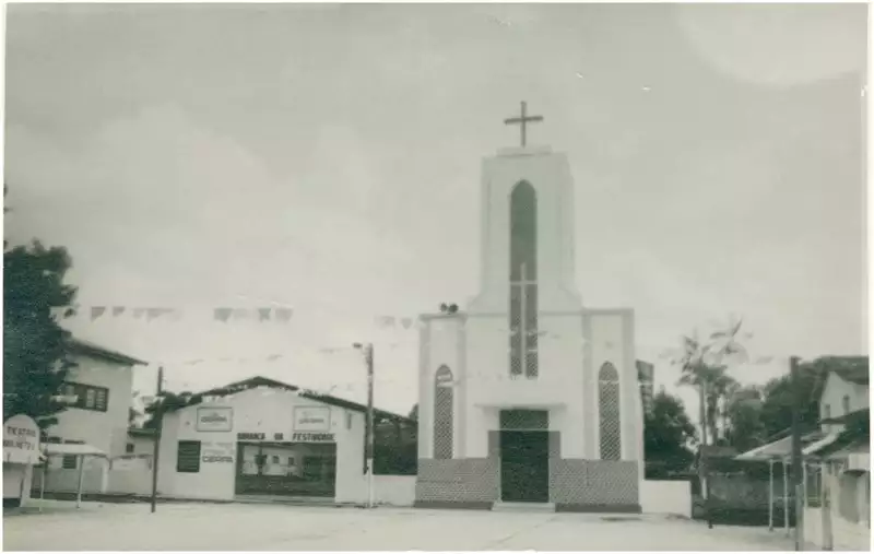Foto 8: Igreja Matriz de Nossa Senhora das Graças : Ananindeua, PA