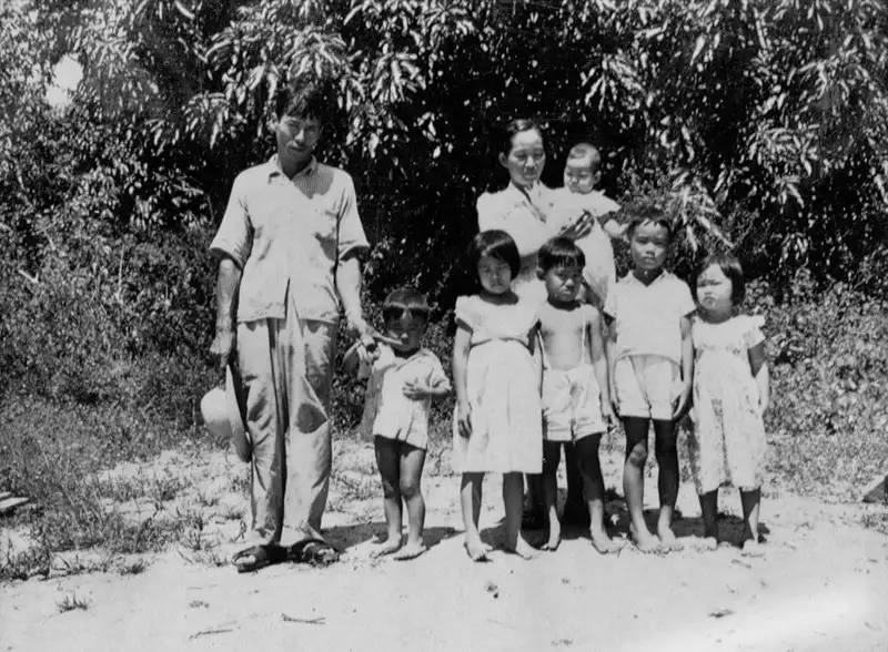 Foto 11: Família de colono japonês em Castanhal (PA)
