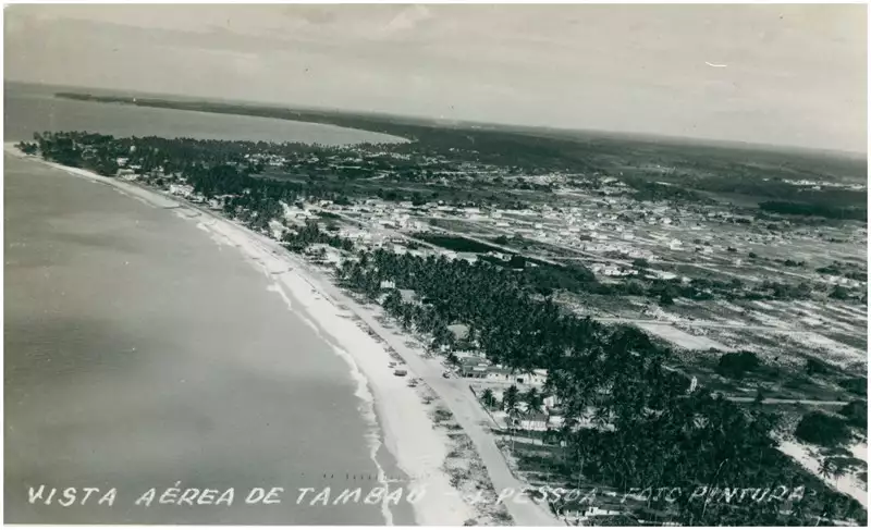 Foto 64: Praia de Tambaú : [vista aérea da cidade] : João Pessoa, PB