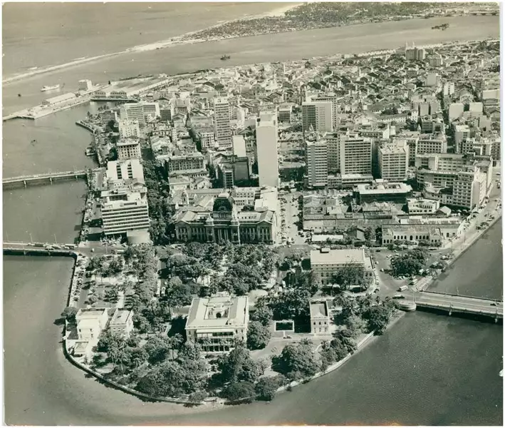 Foto 6: [Vista aérea da cidade] : Recife, PE