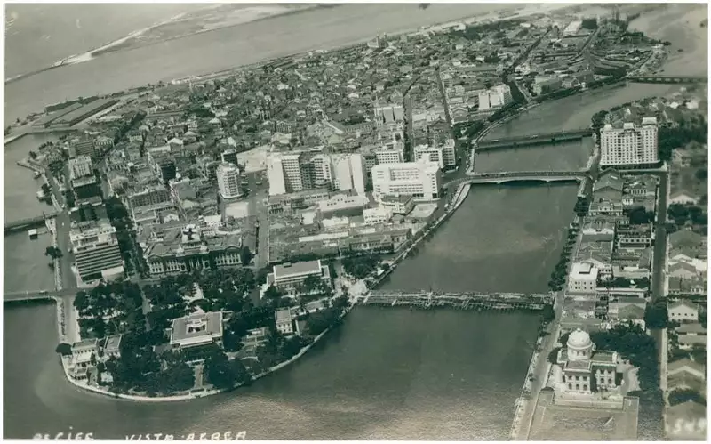 Foto 22: Rio Capibaribe : vista aérea [da cidade] : Recife, PE