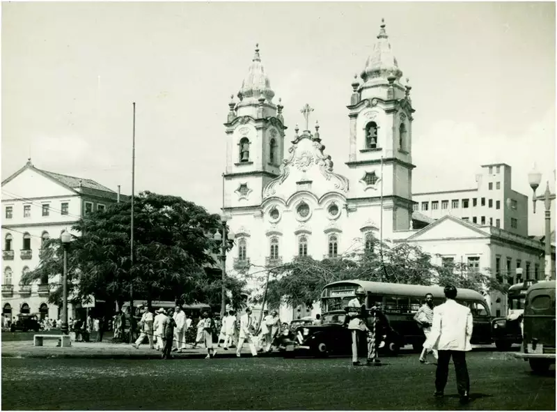 Foto 37: Praça da Independência : Igreja Matriz [do Santíssimo Sacramento] de Santo Antônio : Recife, PE
