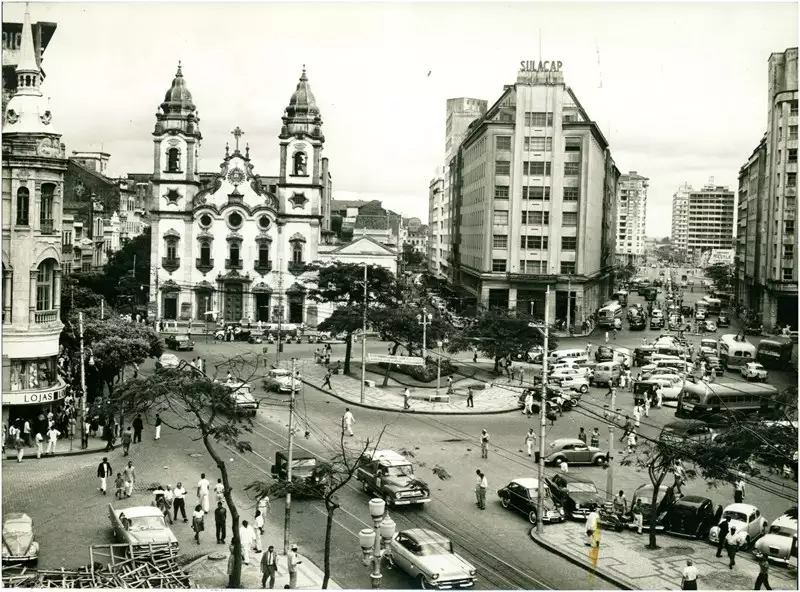 Foto 67: Praça da Independência : [Edifício Sulacap] : Igreja Matriz do [Santíssimo Sacramento] de Santo Antônio : Recife, PE