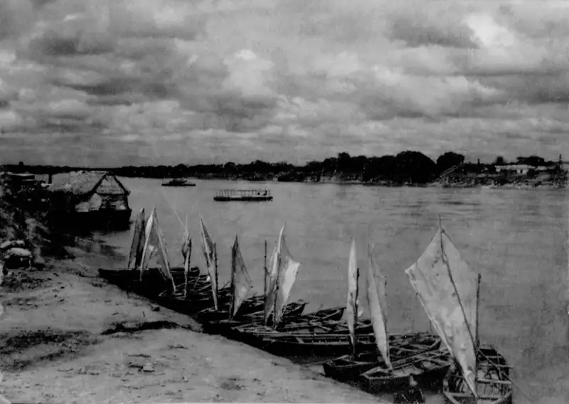 Foto 10: Barcos na margem do Rio Parnaíba em Floriano (PI)