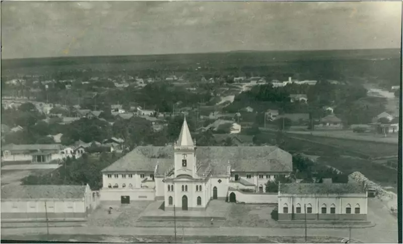 Foto 17: Igreja de São Sebastião : Convento São Sebastião : [vista aérea da cidade] : Parnaíba, PI