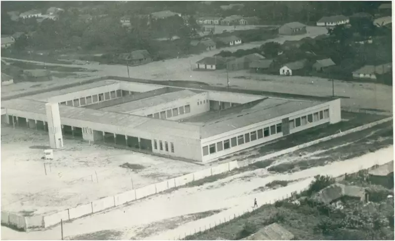 Foto 30: Escola Normal Francisco Correia : [vista aérea da cidade] : Parnaíba, PI