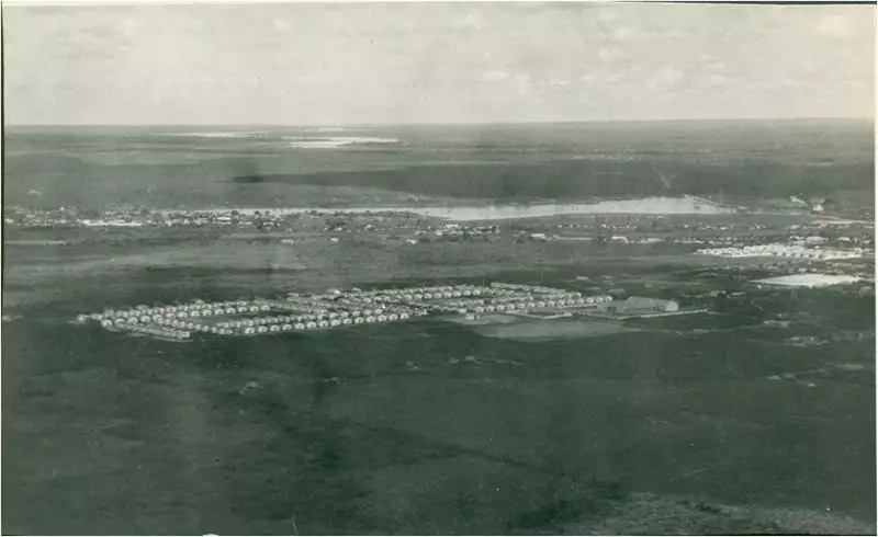 Foto 47: Conjunto de casas populares : [vista aérea da cidade] : Parnaíba, PI