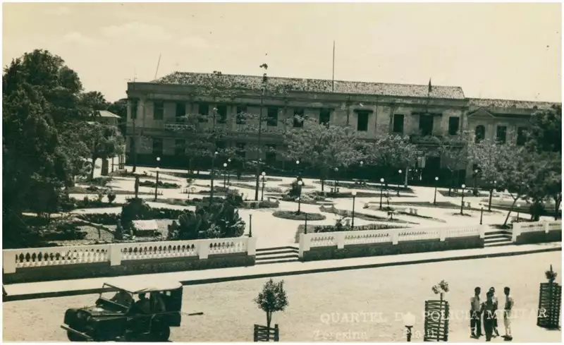 Foto 41: Praça Pedro II : Quartel da Polícia Militar do Estado : Teresina, PI