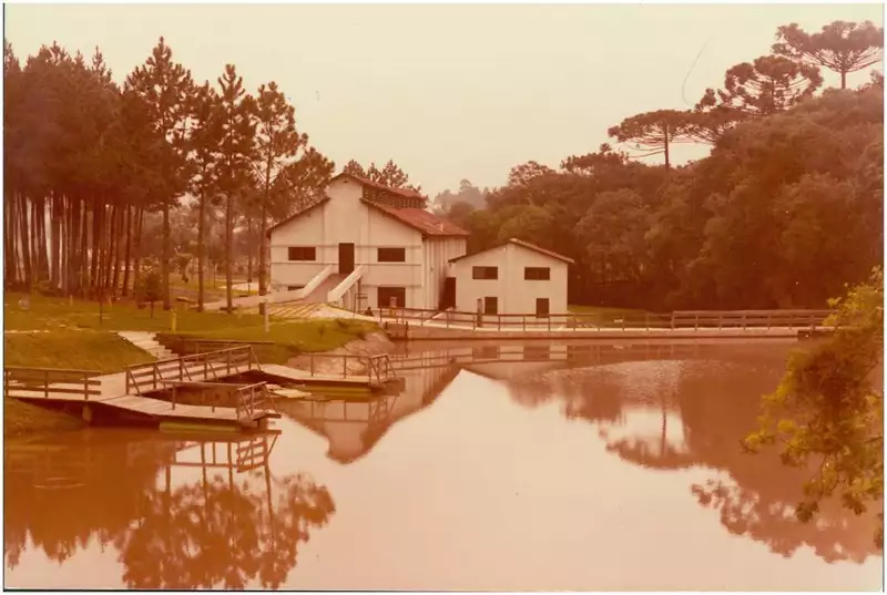 Foto 7: [Lago] : Museu Tingüi-Cuera : Parque Cachoeira : Araucária, PR