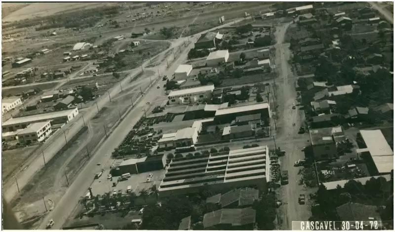 Foto 18: Vista aérea da cidade : Avenida Brasil : Cascavel, PR
