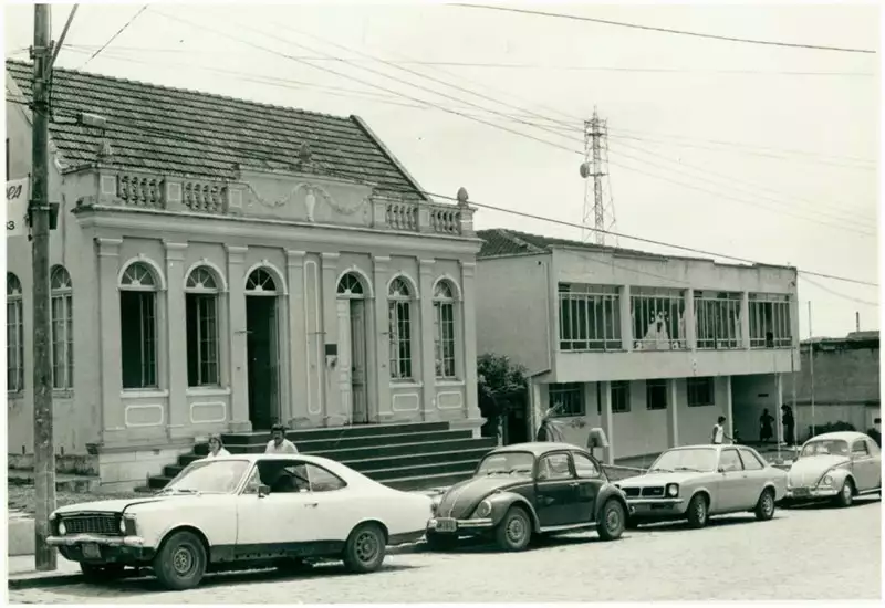 Foto 10: Biblioteca Pública : Prefeitura Municipal : Colombo, PR