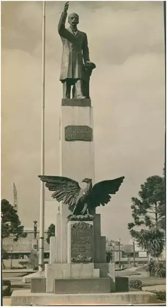 Foto 104: Monumento a Rui Barbosa : Curitiba, PR