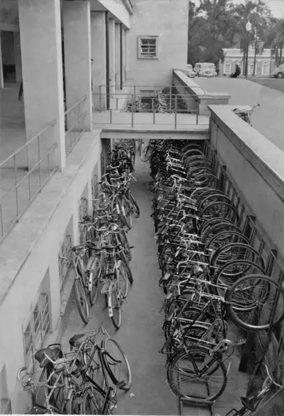 Foto 194: Colégio Estadual de Curitiba : bicicletas (PR)
