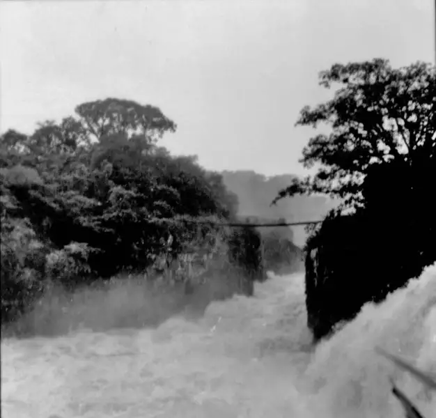 Foto 3: Cachoeira Sete Quedas : município de Guaíra