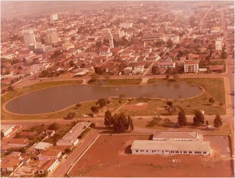 Foto 21: Vista [aérea] da cidade : Lagoa das Lágrimas : Guarapuava (PR)