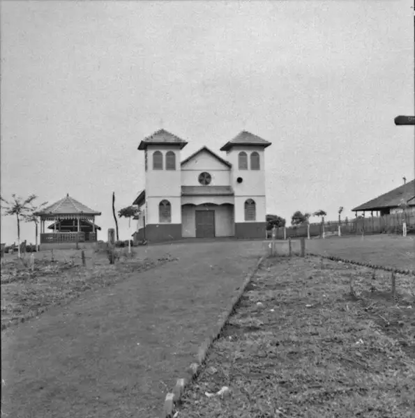 Foto 109: Igreja no bairro de Floriano : Município de Maringá (PR)