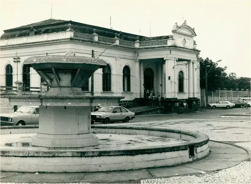 Foto 5: [Praça João Gualberto] : Estação Ferroviária : Paranaguá, PR